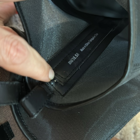 KARL LAGERFELD PARIS Clea Pointed-Toe Pull-On Booties NWOT! - Picture 8 of 9